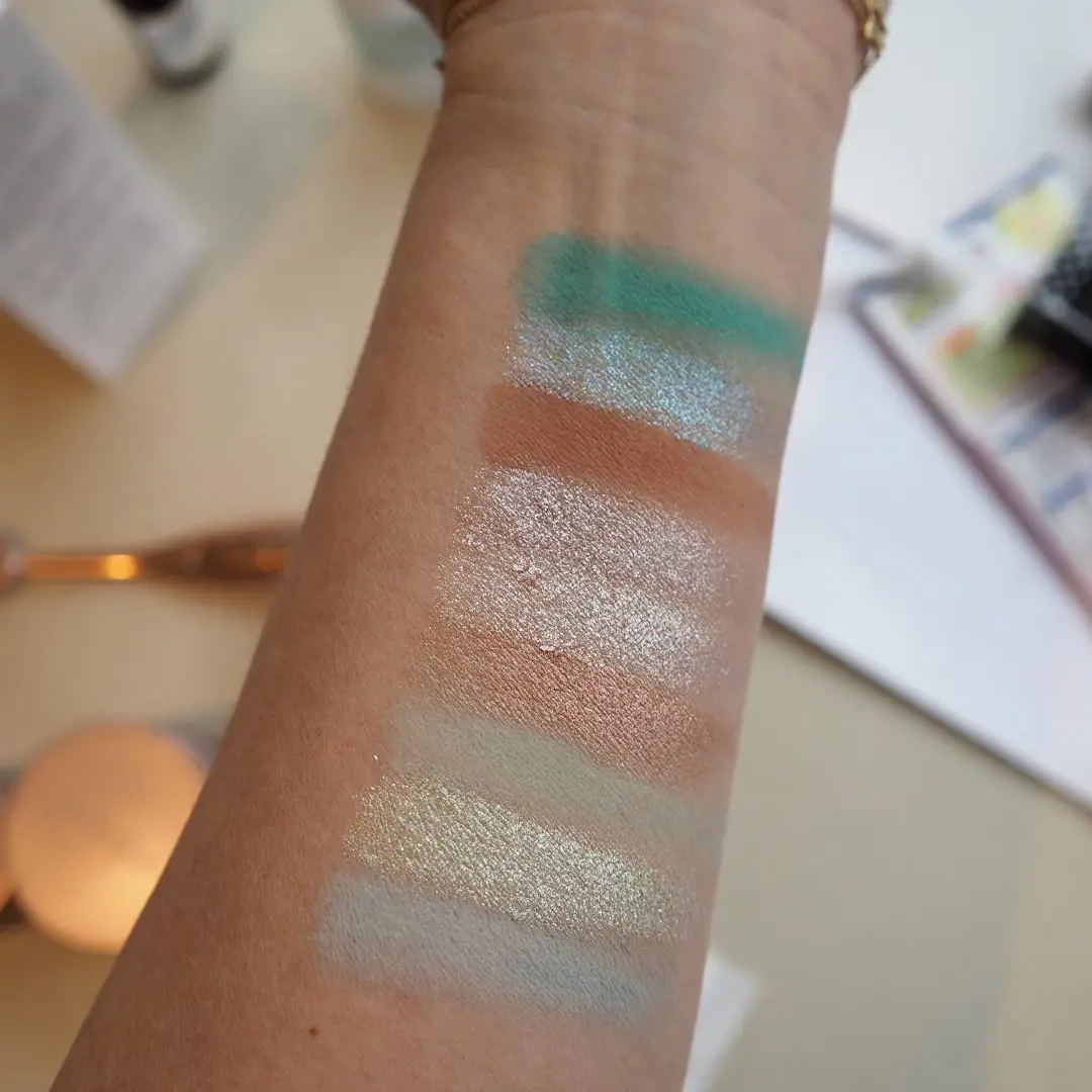 PALETA DE SOMBRAS  HUDA BEAUTY PASTELS MINT